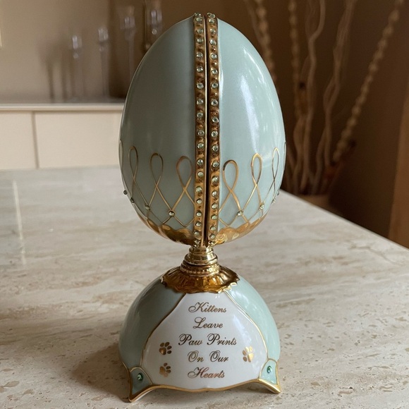 Ardleigh Elliott "Kitten Dreams" Musical Egg-Shaped Collector Edition - Heirloom - Picture 12 of 12